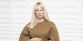 Mit Pony! Pamela Anderson verabschiedet sich von ihrem Signature-Look