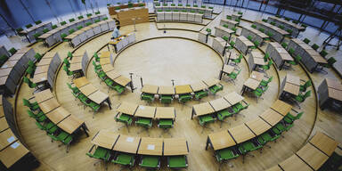 W&auml;hrend Sitzung: Polizei nimmt AfD-Mann im Landtag fest