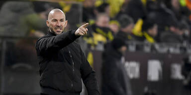 Aufgeflogen: Hoffenheim-Trainer Ilzer zeigt Dildo in Kabine