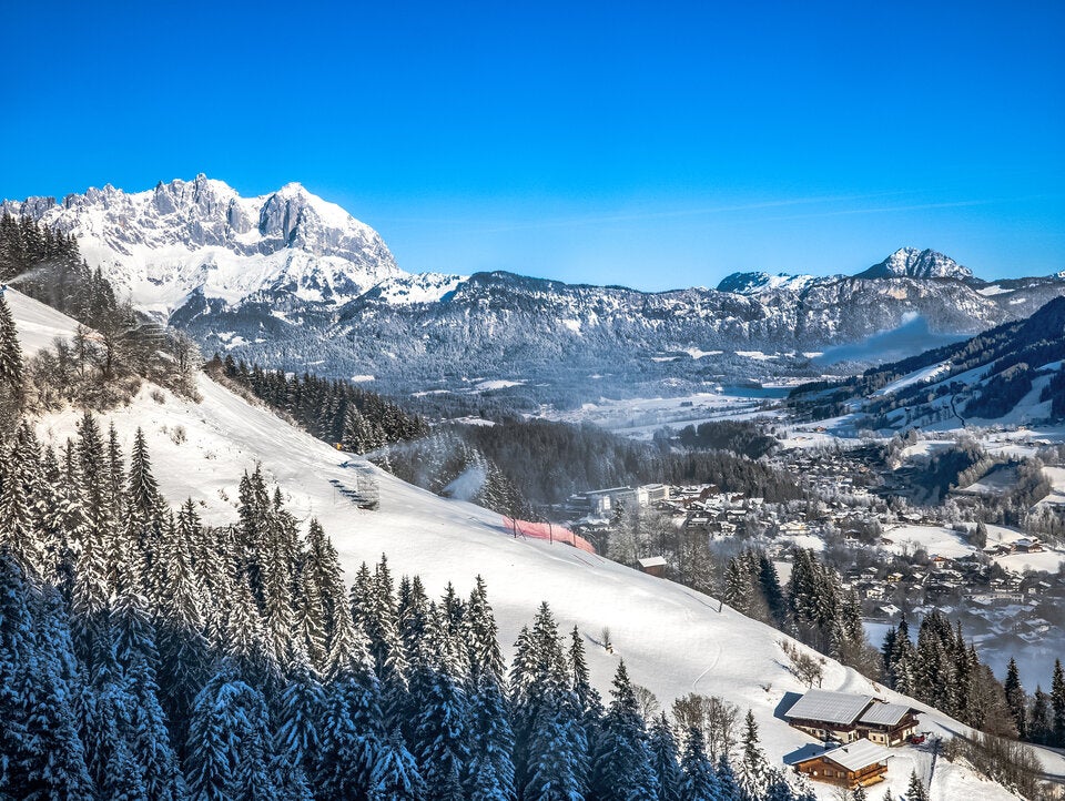 Die legendäre Streif. Von 19. bis 23. Jänner 2026 finden wieder die Hahnenkamm-Rennen statt.