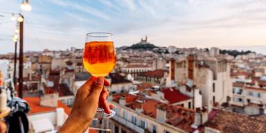 After-Work-Drinks im Kaloriencheck: Das steckt im Feierabendglas
