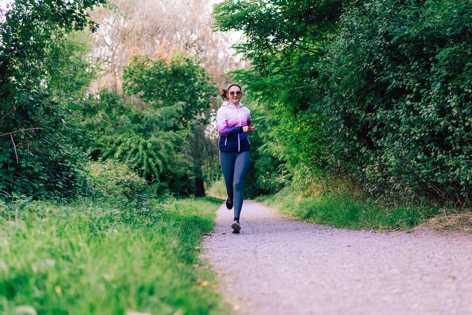 Achtung, tückisches Wetter! Diese Lauf-Fehler machen Sie im Frühling krank statt fit