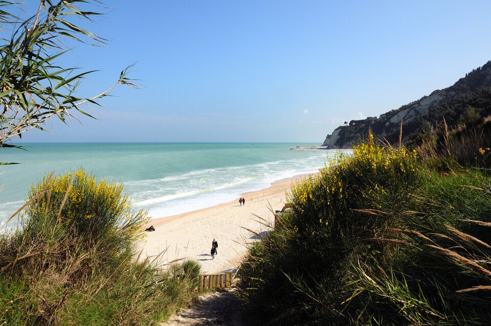 Drohen Flugausfälle? Zu diesen Traumstränden kommen Sie auch mit dem Zug