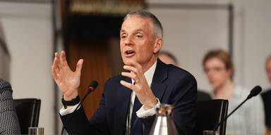 Wirbel um Trump-Doku: BBC-Chef tritt zur&uuml;ck