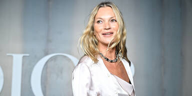 Mega-Aufreger: Kate Moss trägt sündhaft teure Hermès-Tasche am Strand