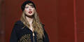 Taylor Swift begeistert im Luxus-Look bei Chiefs-Spiel