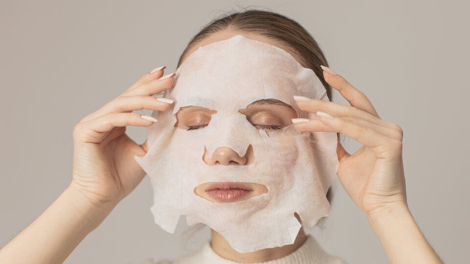 Hautpflege im Flugzeug: So bleibt Ihre Haut frisch und strahlend