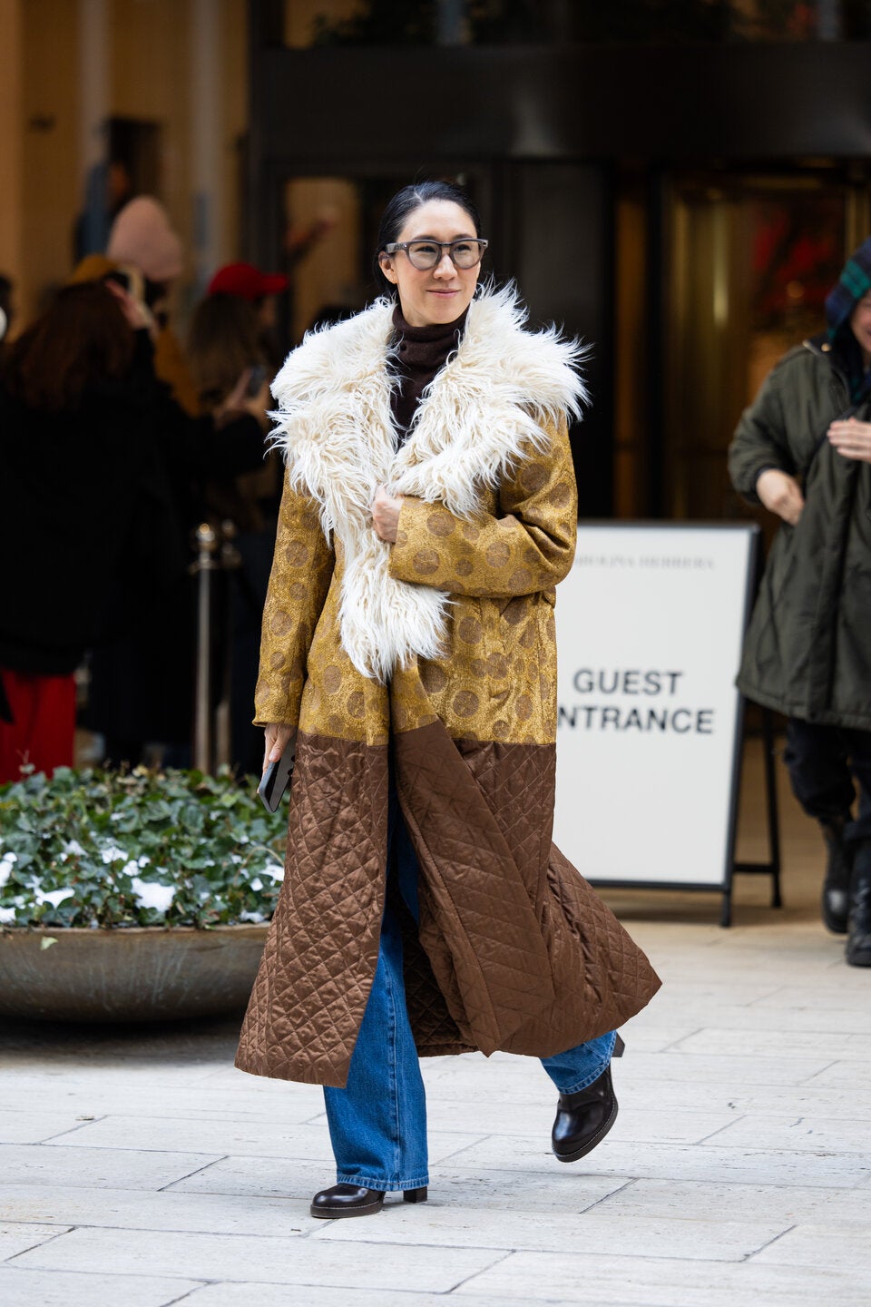 Manteltrends 2025: Diese Styles tragen wir im Herbst und Winter