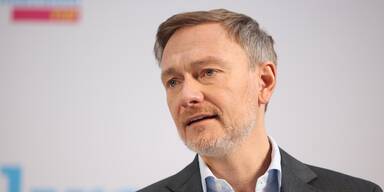 Ex-Finanzminister t&ouml;tet Hund von Film-Produzent