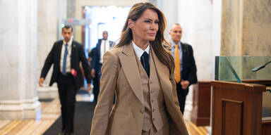 Sorgt für Gesprächsstoff: Was hat sich Melania Trump bei DIESEM Look gedacht?