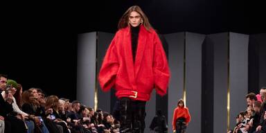 Paris Fashion Week: Zwischen Business, Lapdance & Skinny-Jeans-Revivals