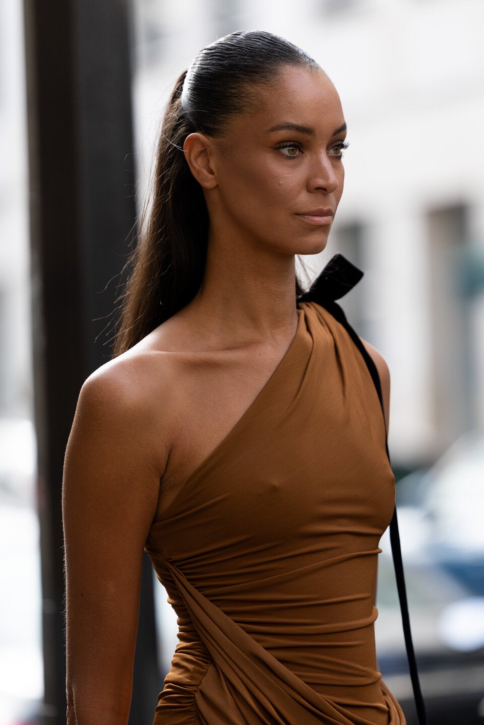 Heiße Köpfe, coole Frisuren: 8 Hairstyles für Hitzetage, die (fast) alles aushalten