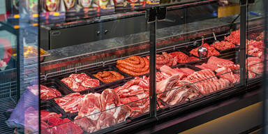 Betrunkener bricht bei Fleischerei ein, isst dann die W&uuml;rstel auf