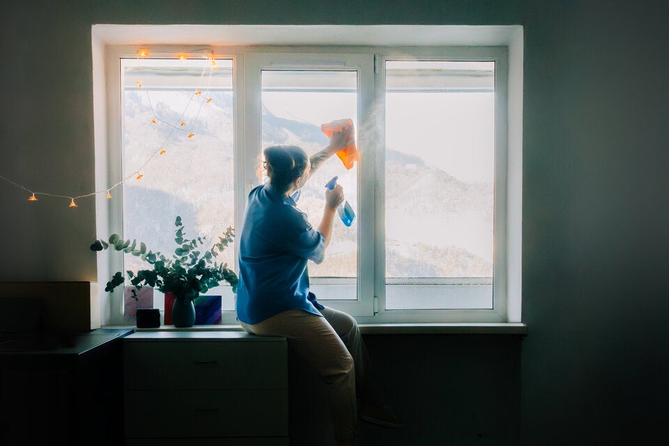 Frühjahrsputz statt Gym: So viele Kalorien verbrennen Sie beim Putzen