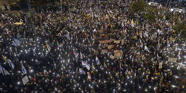 Tausende Israelis gehen gegen Netanjahu auf die Stra&szlig;e