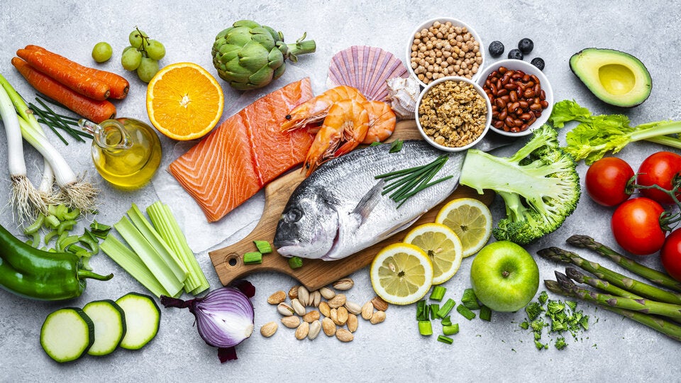 Schlank & fit in den Sommer: Die gesündeste Diät der Welt ist perfekt für warme Tage