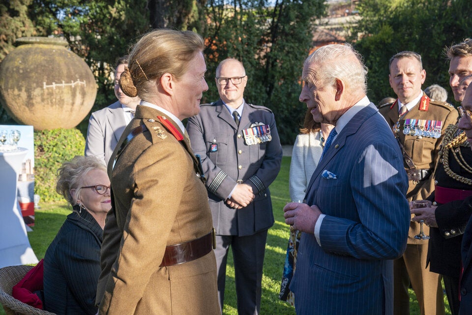 Erica Bridge und König Charles III.