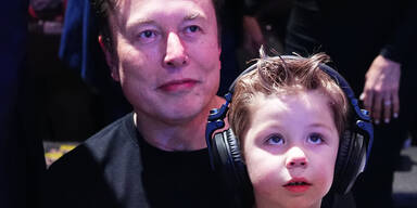 Elon Musk mit Sohn X