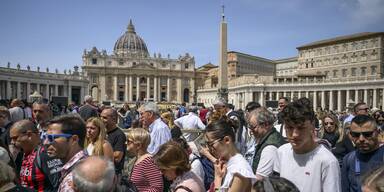 Mega-Ansturm zu Papst-Begr&auml;bnis: Rom schaltet Zivilschutz ein