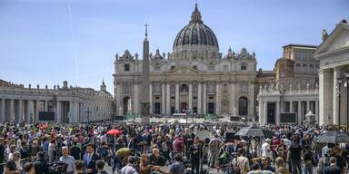 Vor Papst-Wahl: Vatikan zu Millionen-Strafe verurteilt
