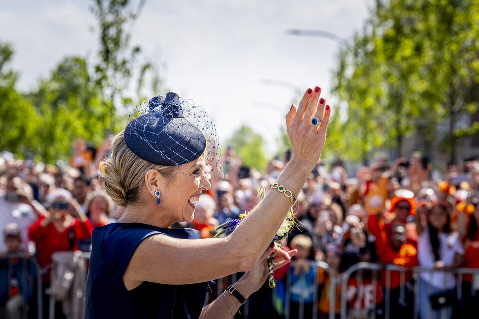 Máxima führt den Saphir-Ring immer wieder zu besonderen Anlässen aus. Hier etwa beim Kingsday im April.