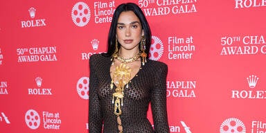 Heißer geht nicht: Dua Lipa zeigt im Nacktkleid (fast) alles