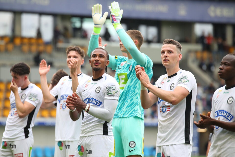 Meister Sturm bereitet sich auf den Ligastart vor.