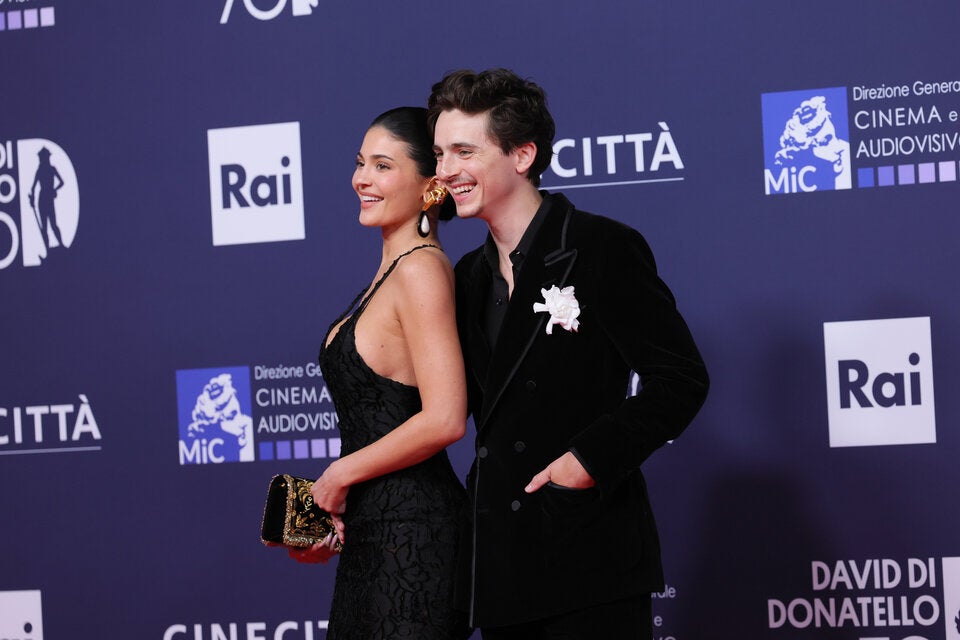 Kylie Jenner & Timothée Chalamet bei ihrem ersten gemeinsamen Red Carpet Auftritt in Rom.
