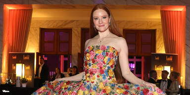 Barbara Meier verzaubert im Baywatch-Look