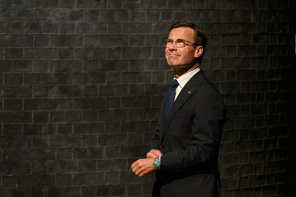 Kristersson unter Druck: Schwedens Premier gibt zu, ChatGPT zu nutzen – das sorgt für Kritik.