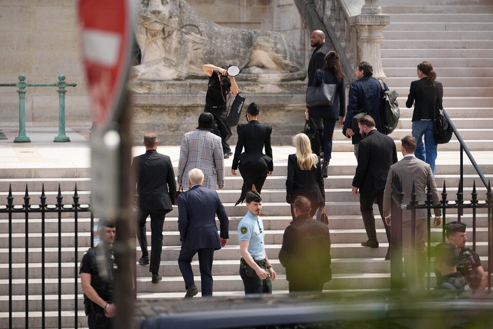 Kim Kardashian auf dem Weg zum Gericht.