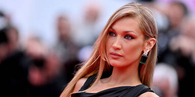 Dieses günstige Sommerkleid von Bella Hadid können auch wir uns leisten