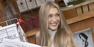 Bella Hadid, J.Lo & Co.: Platinblond ist DER Haarfarben-Trend für den Sommer 2025