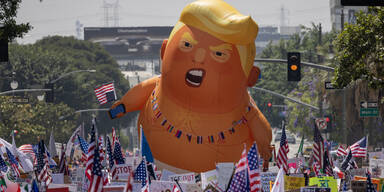 "Amtsenthebung!" Schwere Proteste gegen Trumps Bombenangriff