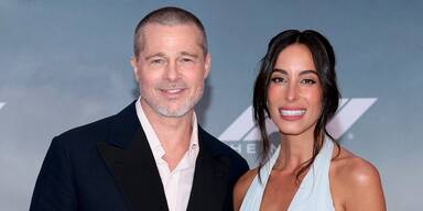 Ines de Ramon: Partnerin von Brad Pitt überrascht auf Red Carpet im Noughties-Look
