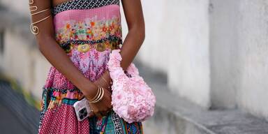 Der ultimative Pack-Hack: Dieses EINE Teil ersetzt drei Outfits im Urlaub