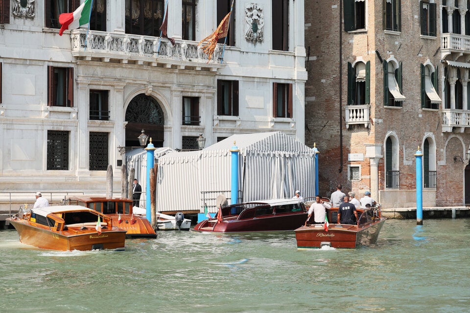 Jeff Bezos und Lauren Sanchez sind in Venedig angekommen
