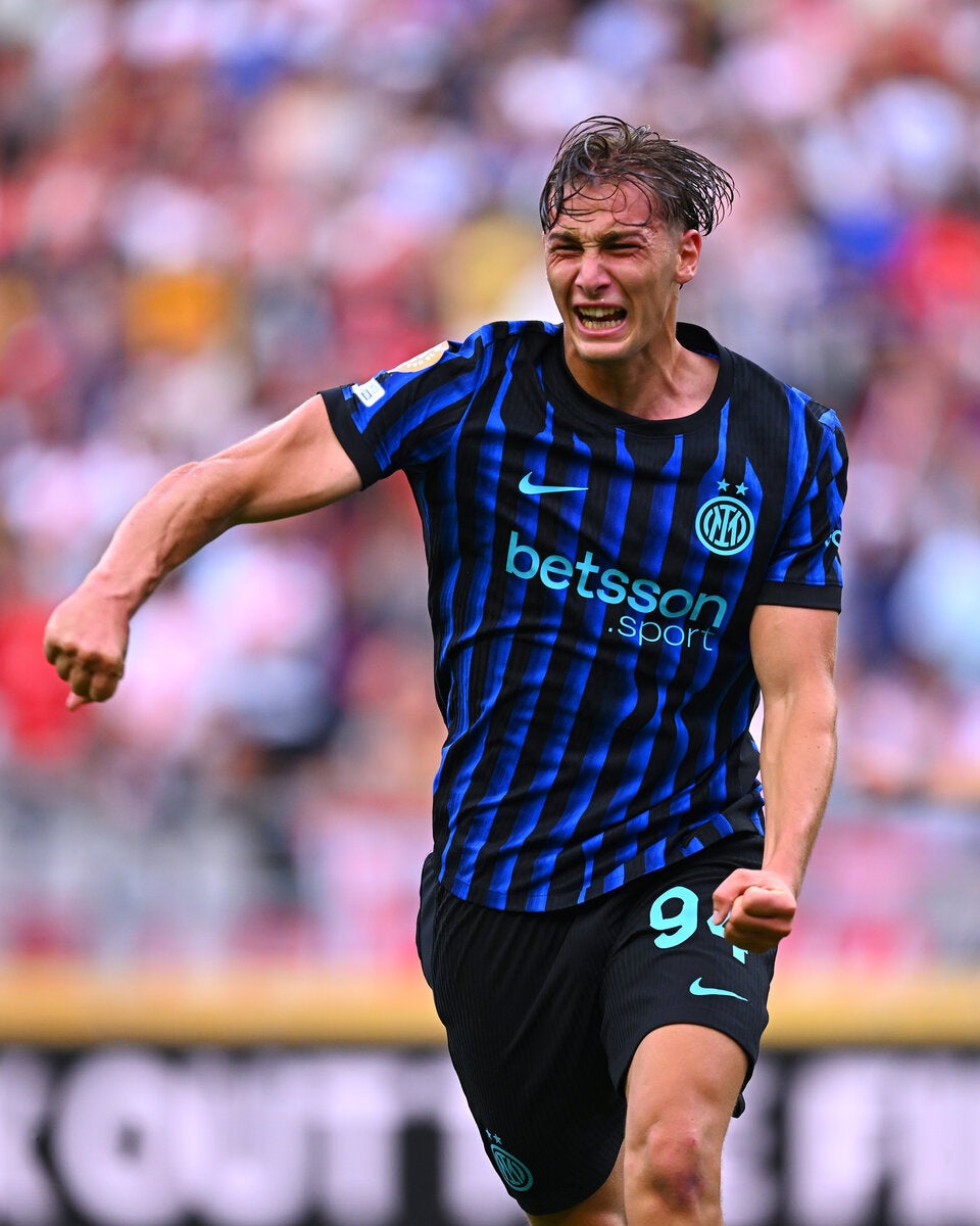 Francesco Pio Esposito jubelt bei seinem Führungstreffer gegen River Plate.