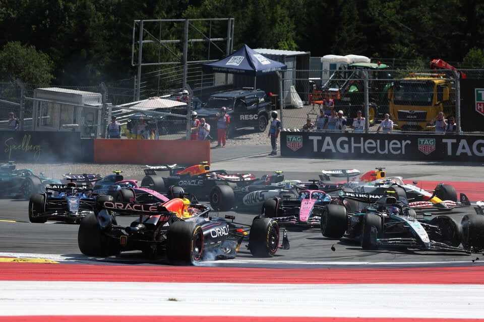 Verstappen Antonelli Crash