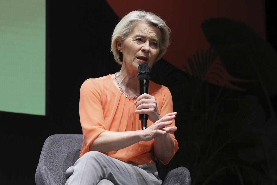 Von der Leyen will Schutz für Jugendliche im Netz.