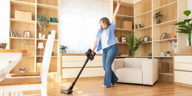 Dyson V16 im Vergleich: Dieser High-End-Staubsauger geht gerade viral