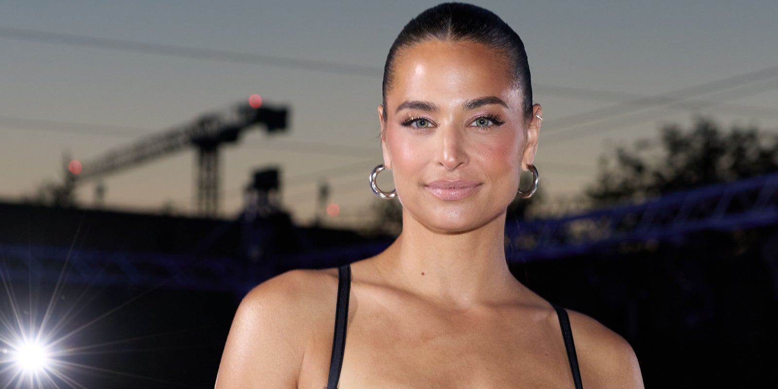 Amira Aly lässt in heißem Dessous-Shooting (fast) alle Hüllen fallen -  stars24