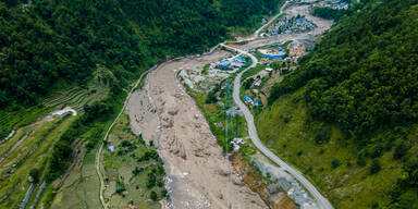 Heftige Überschwemmungen bringen Todesopfer in Nepal
