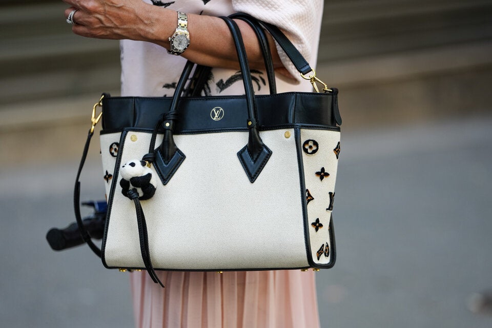 Täuschend echt? So erkennen Sie eine gefälschte Designer-Tasche