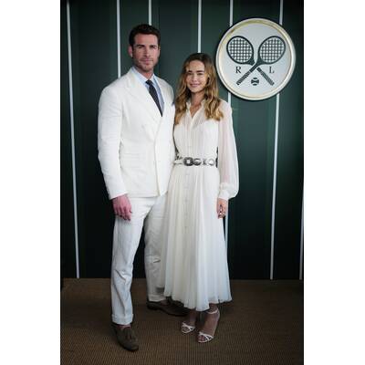  Liam Hemsworth & Gabriella Brooks