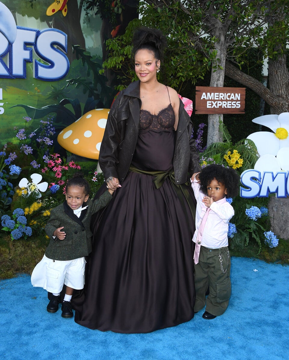 Rihanna verzaubert mit ihren Söhnen auf der Schlümpfe-Premiere