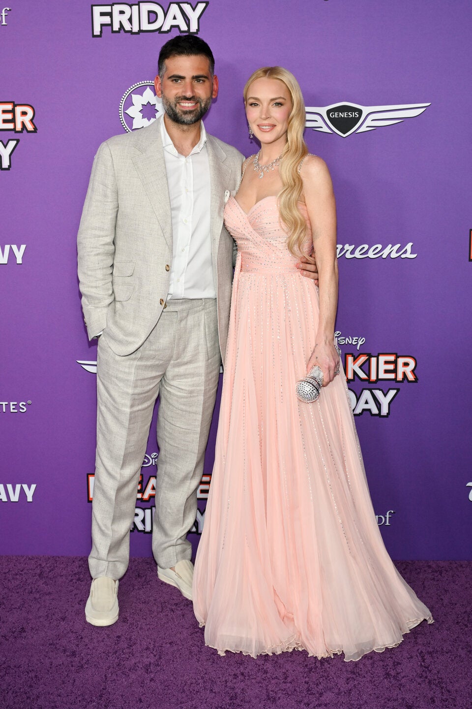 Rückwärts gealtert: Lindsay Lohan strahlt bei „Freakier Friday“-Premiere