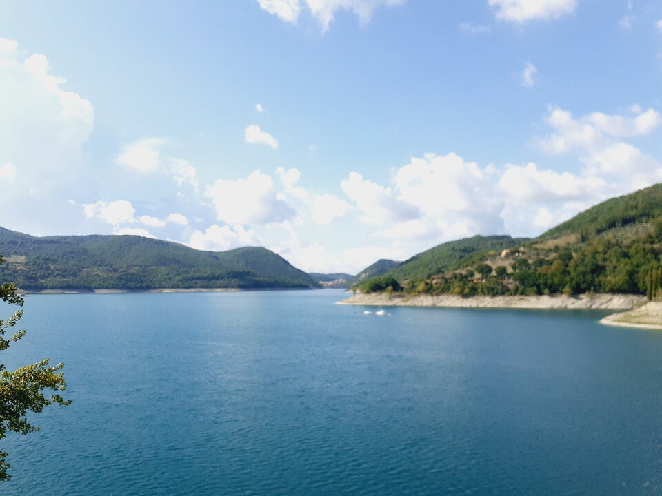 Gardasee zu voll? Diese Geheimtipp-Seen in Italien sind viel schöner