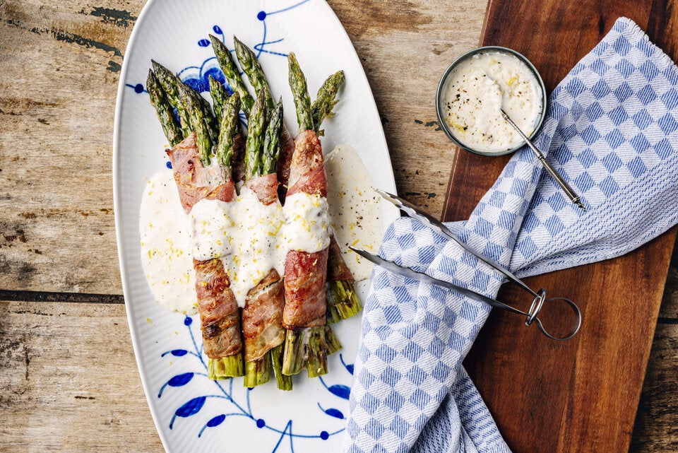 Statt Hollandaise: Diese Saucen passen viel besser zu Spargel