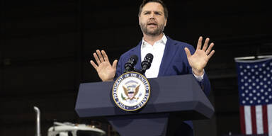 Trump-Vize "spielt Gott", l&auml;sst Flusspegel anheben